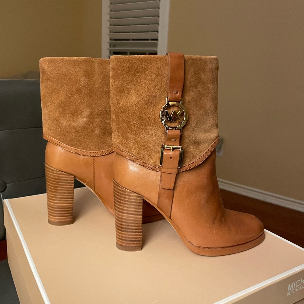 Micheal Kors Fulton Booties